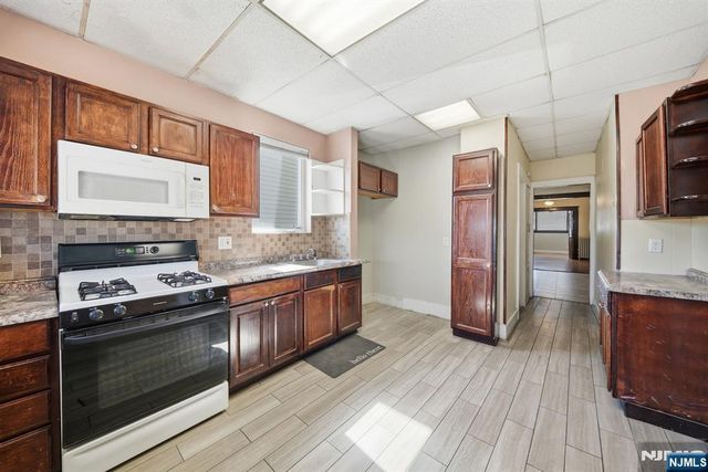288 Devon Street, Kearny, NJ 07032