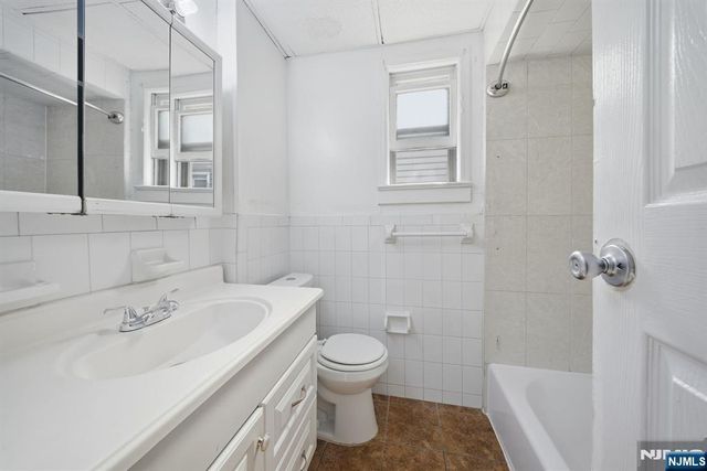 288 Devon Street, Kearny, NJ 07032