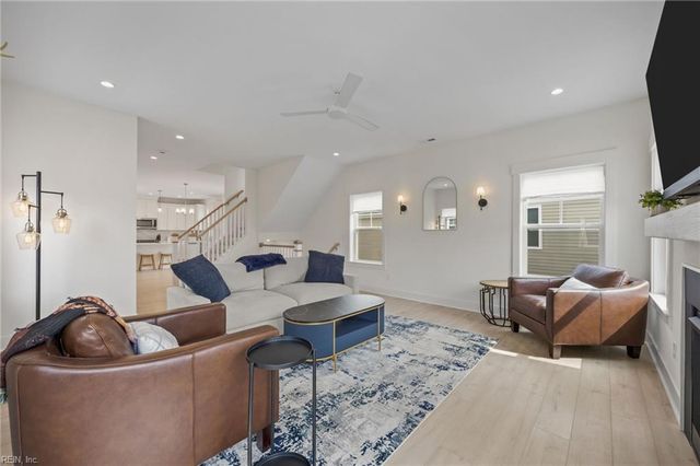 712 14th ST B, Virginia Beach, VA 23451
