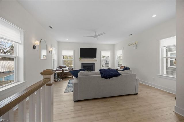 712 14th ST B, Virginia Beach, VA 23451