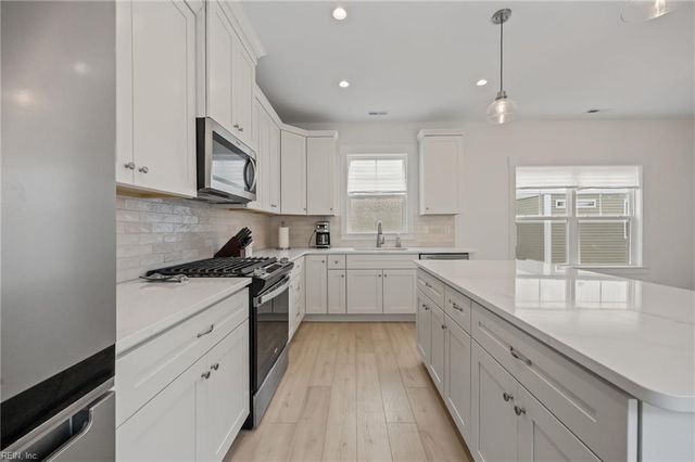 712 14th ST B, Virginia Beach, VA 23451