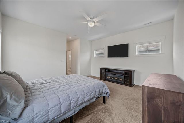 712 14th ST B, Virginia Beach, VA 23451