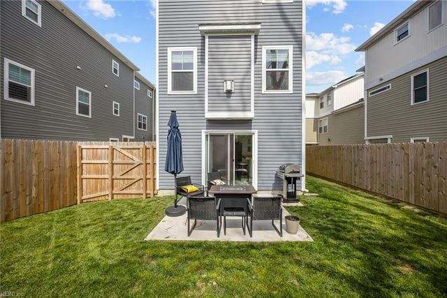 712 14th ST B, Virginia Beach, VA 23451