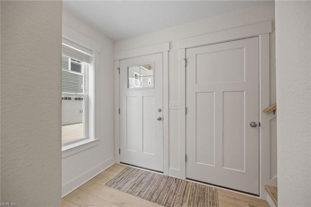712 14th ST B, Virginia Beach, VA 23451
