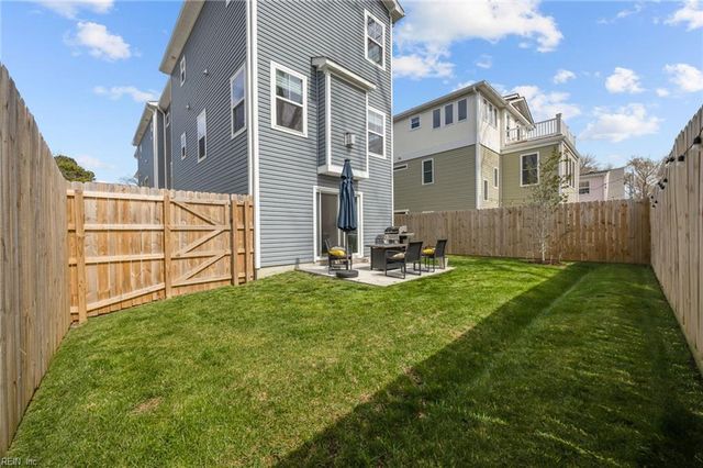 712 14th ST B, Virginia Beach, VA 23451