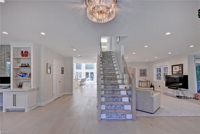 802 Riverside DR, Newport News, VA 23606
