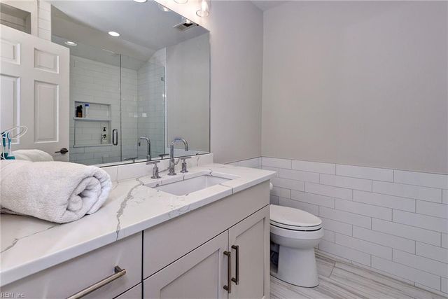 802 Riverside DR, Newport News, VA 23606