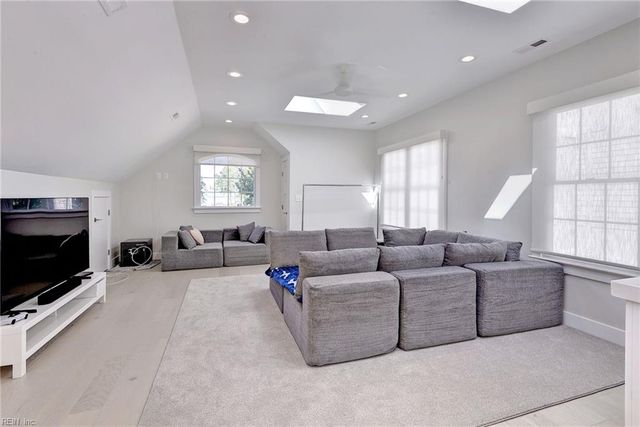 802 Riverside DR, Newport News, VA 23606