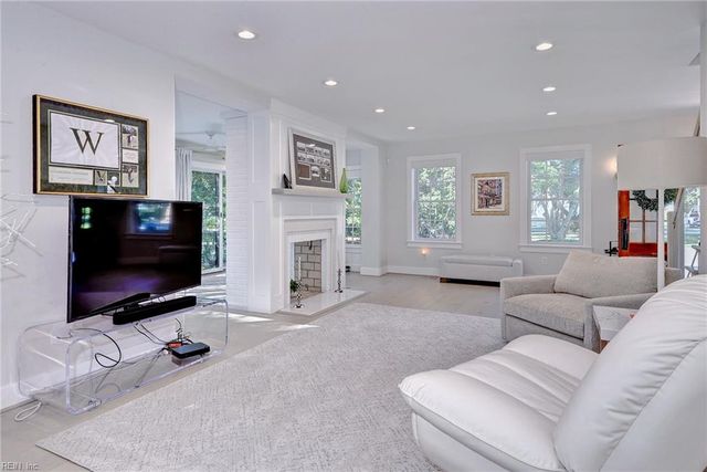 802 Riverside DR, Newport News, VA 23606