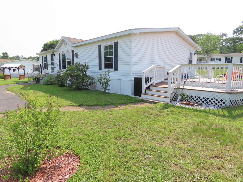 7 Adams Street, Epsom, NH 03234