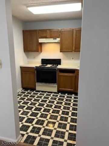 608 Dunn Cir, Bridgewater Twp., NJ 08807