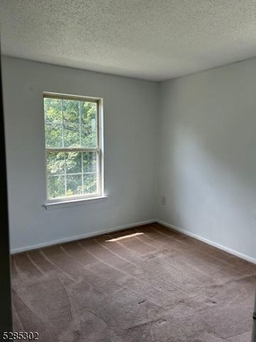 608 Dunn Cir, Bridgewater Twp., NJ 08807