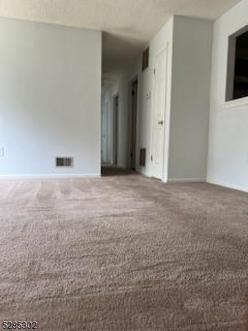 608 Dunn Cir, Bridgewater Twp., NJ 08807