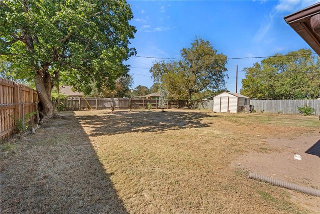 2505 Conquest Circle, Bryan, TX 77803