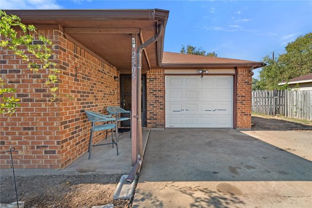 2505 Conquest Circle, Bryan, TX 77803