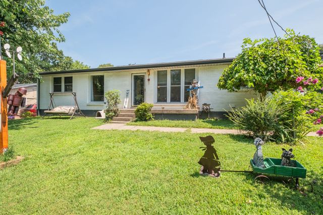 7183 Sugar Camp Dr, Greenbrier, TN 37073