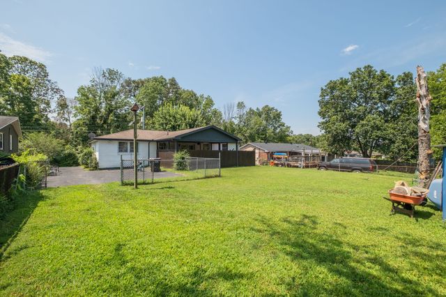 7183 Sugar Camp Dr, Greenbrier, TN 37073