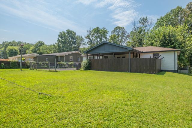 7183 Sugar Camp Dr, Greenbrier, TN 37073