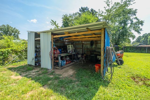 7183 Sugar Camp Dr, Greenbrier, TN 37073