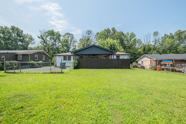 7183 Sugar Camp Dr, Greenbrier, TN 37073