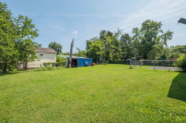 7183 Sugar Camp Dr, Greenbrier, TN 37073