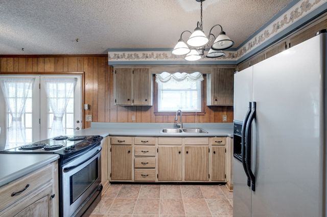 7183 Sugar Camp Dr, Greenbrier, TN 37073