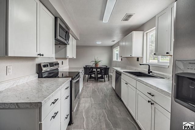 3816 Devonshire Lane, Pueblo, CO 81005