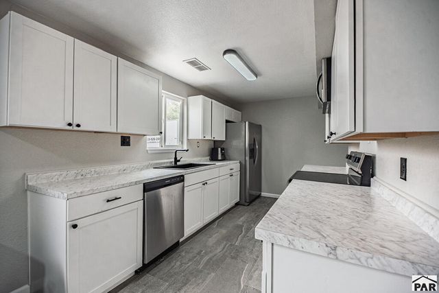 3816 Devonshire Lane, Pueblo, CO 81005