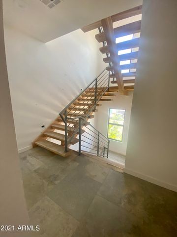 507 E MOUNTAIN VIEW Road, Phoenix, AZ 85020