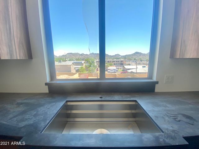 507 E MOUNTAIN VIEW Road, Phoenix, AZ 85020