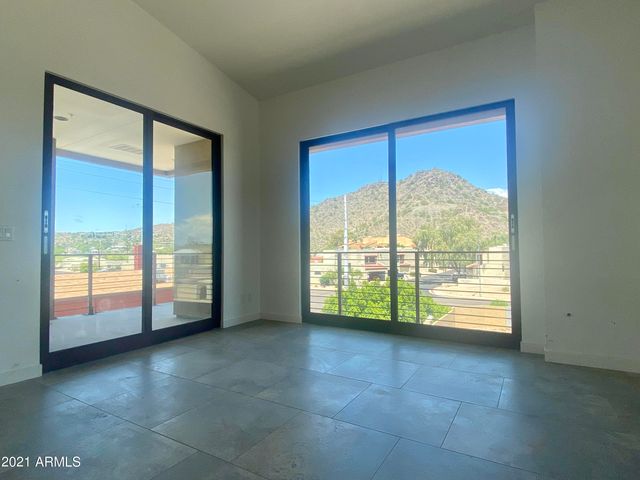 507 E MOUNTAIN VIEW Road, Phoenix, AZ 85020