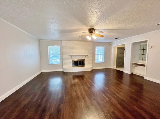 1915 Wendy Street, Irving, TX 75060