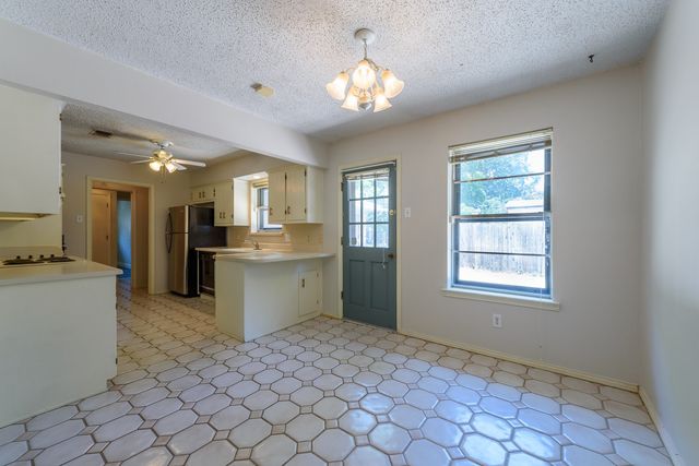 1915 Wendy Street, Irving, TX 75060