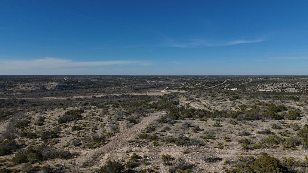 Image 12 of property listing at 1384 Cougar Trail, Ozona, TX 76943
