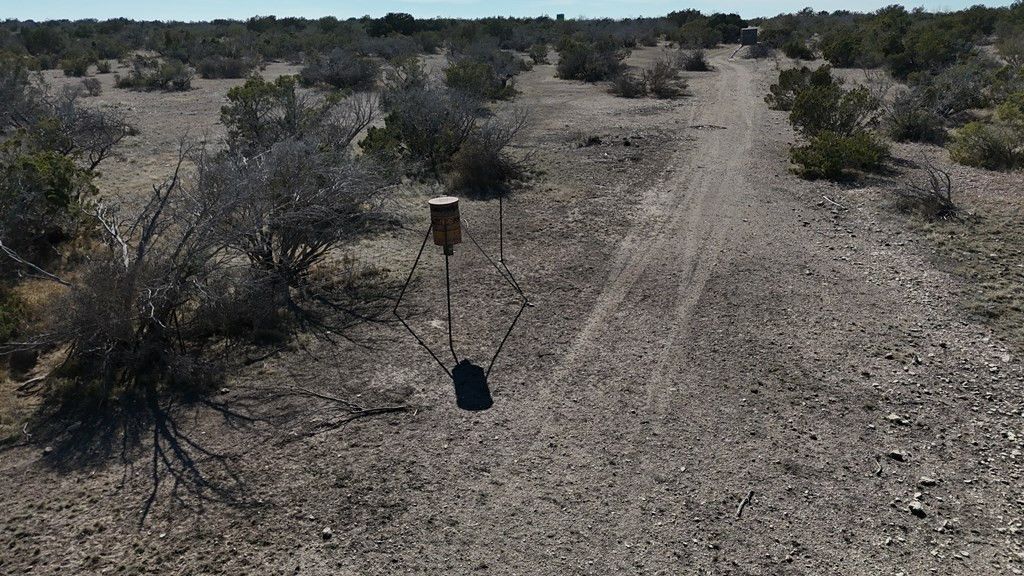 Image 15 of property listing at 1384 Cougar Trail, Ozona, TX 76943