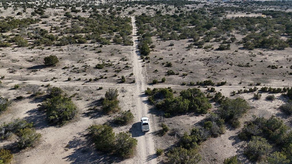 Image 8 of property listing at 1384 Cougar Trail, Ozona, TX 76943