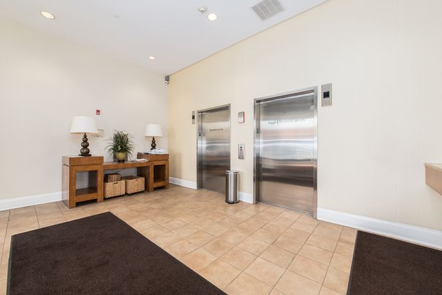 120 N Northwest Highway 405, Park Ridge, IL 60068