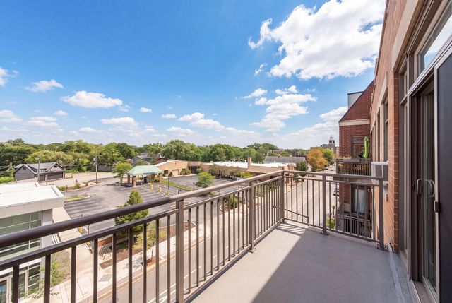 120 N Northwest Highway 405, Park Ridge, IL 60068