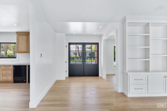 6600 Kane Way, Bakersfield, CA 93309