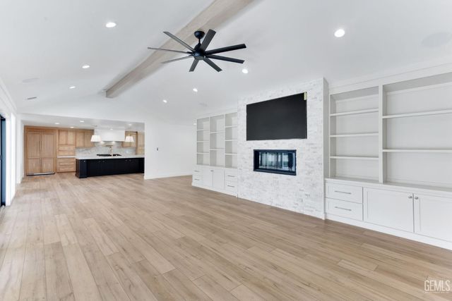 6600 Kane Way, Bakersfield, CA 93309