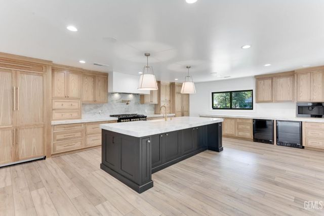 6600 Kane Way, Bakersfield, CA 93309