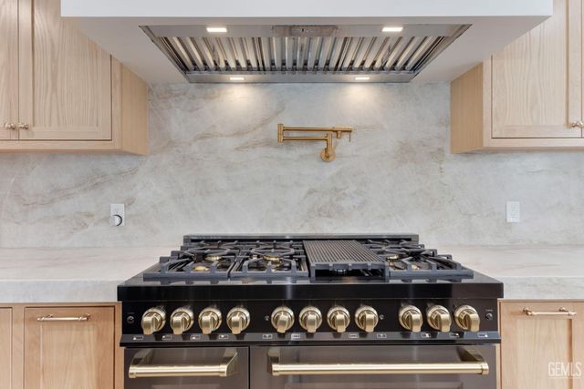 6600 Kane Way, Bakersfield, CA 93309