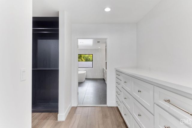 6600 Kane Way, Bakersfield, CA 93309