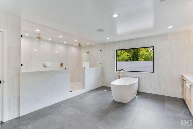 6600 Kane Way, Bakersfield, CA 93309