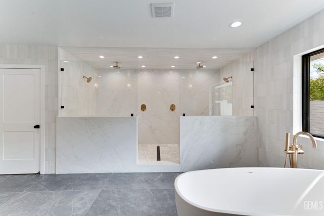 6600 Kane Way, Bakersfield, CA 93309