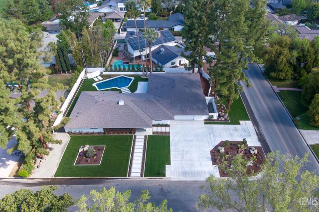 6600 Kane Way, Bakersfield, CA 93309