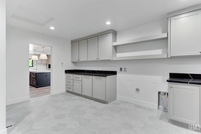 6600 Kane Way, Bakersfield, CA 93309