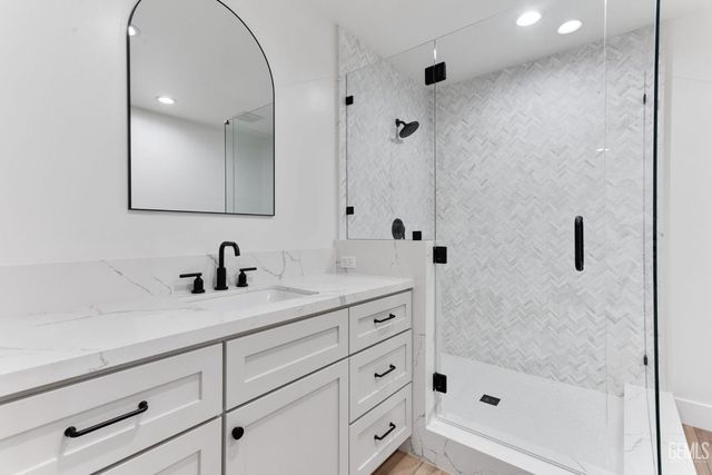 6600 Kane Way, Bakersfield, CA 93309