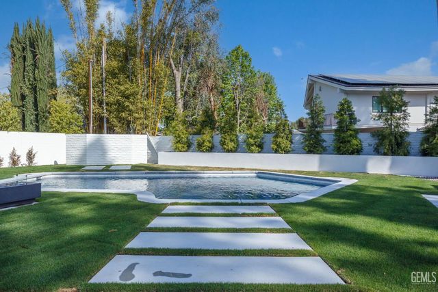 6600 Kane Way, Bakersfield, CA 93309