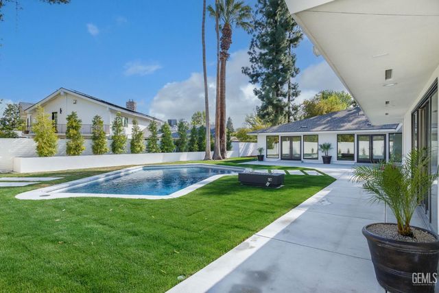 6600 Kane Way, Bakersfield, CA 93309